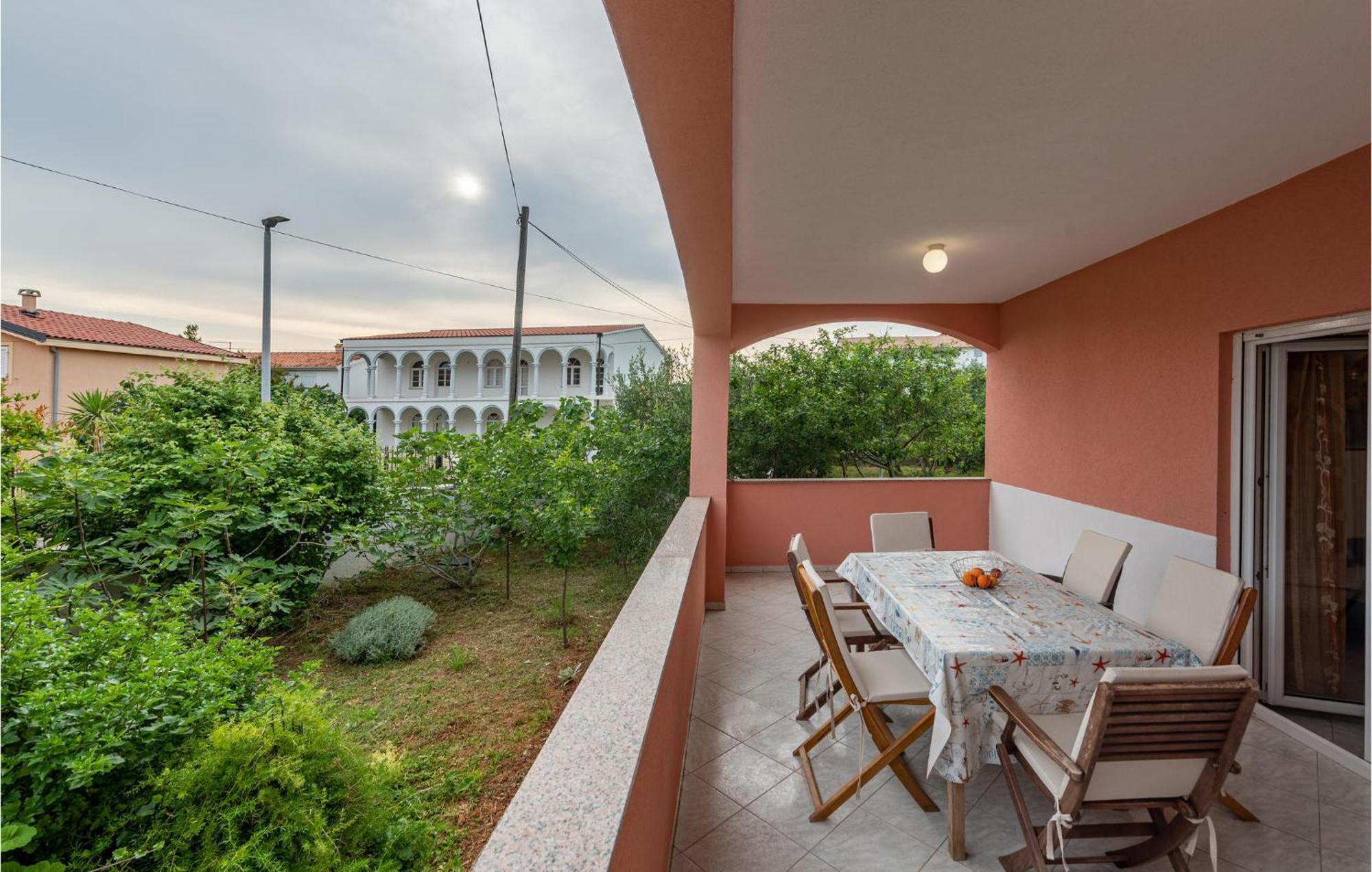 Lovely Apartment In Vir With Kitchen Экстерьер фото
